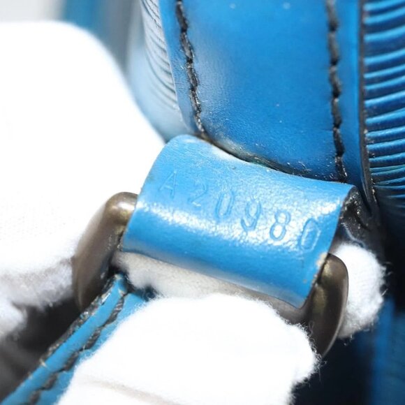 LOUIS VUITTON Epi Petit Noe Shoulder Bag Blue M44105 LV Auth 128576 - Picture 12 of 16